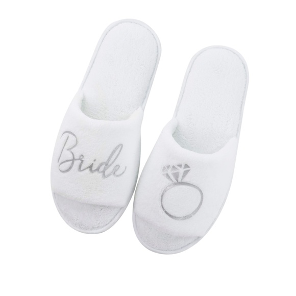ABOUT FACE DESIGNS WHITE BRIDE/RING SLIPPERS NWT ONE SIZE FITS MOST - Picture 1 of 7